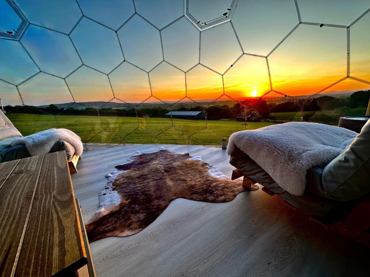 Deerstone Glamping-Pinhaw Beacon Dome Hot Tub Hotel Earby Exterior photo